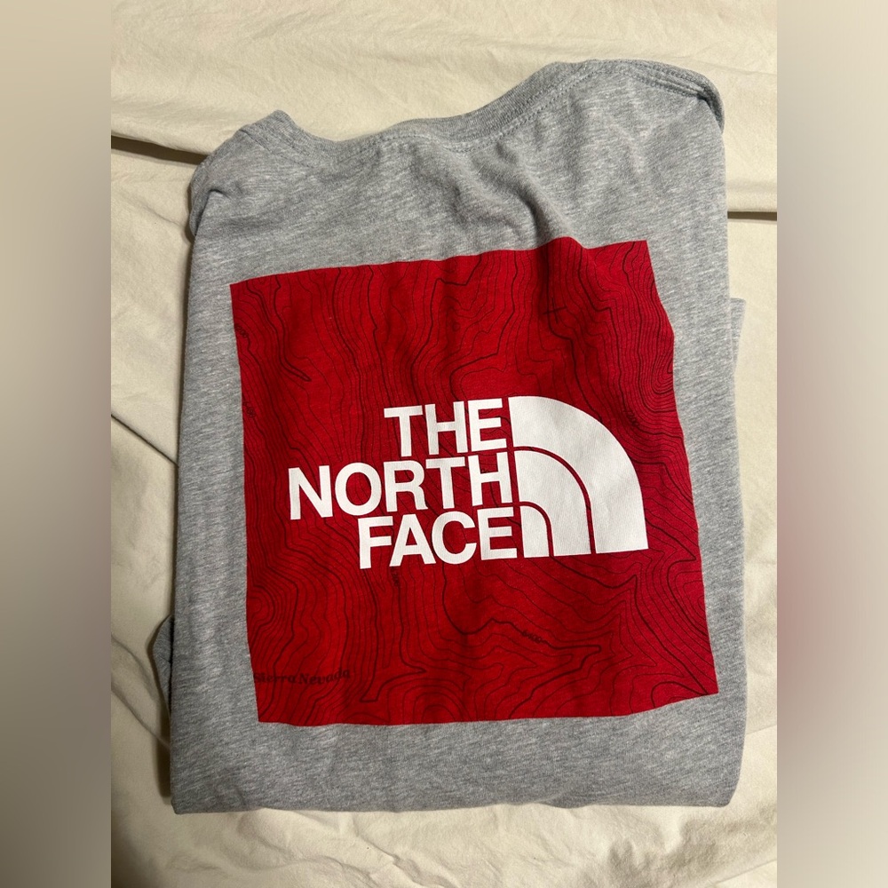 North Face Long Sleeve Grey T-shirt L